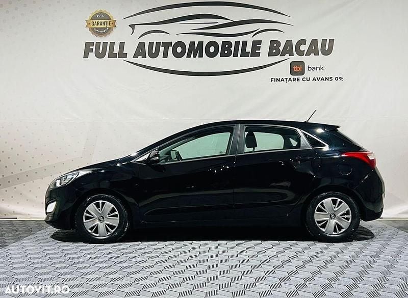 Second-hand Hyundai i30 Trend 110 CP (80 kW) 2013 Culoarenegru Hatchback