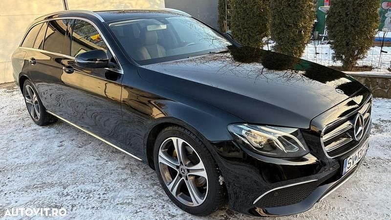 Culoarenegru Utilizat 2019 Mercedes E220 Break | 15.900 EUR (Preț OK) - Imagine 1/4