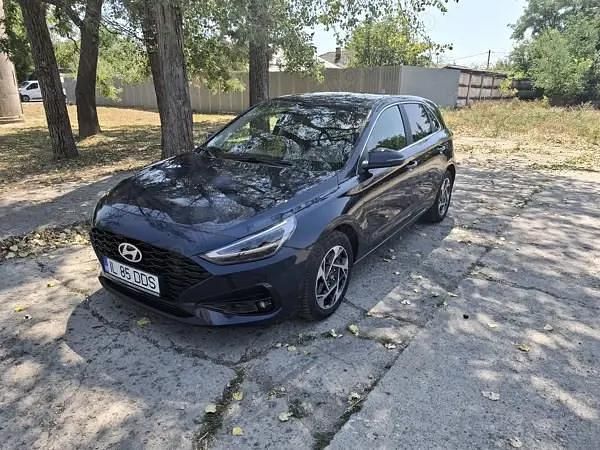 Albastru Utilizat 2024 Hyundai i30 Hatchback | 19.000 EUR (Scump) - Imagine 1/4