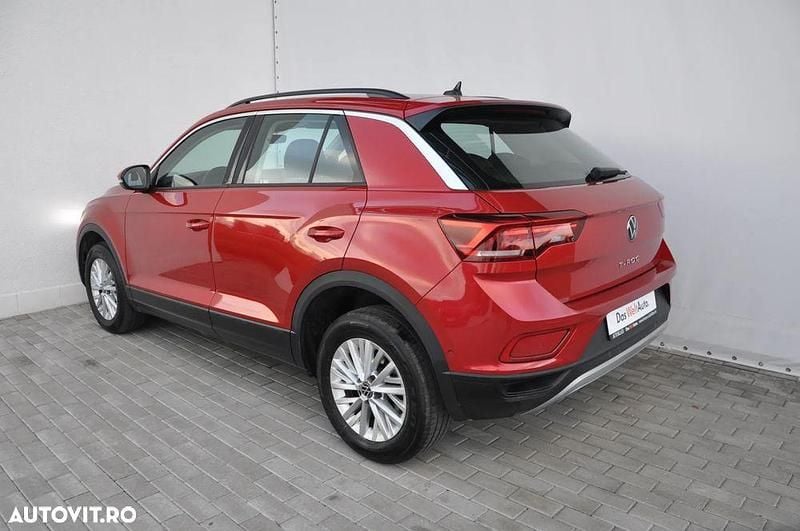 Second-hand VW T-Roc 150 CP (110 kW) 2024 Culoarerosu SUV