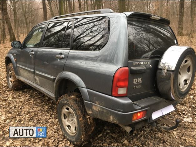 Second-hand Suzuki Grand Vitara 100 CP (73 kW) 2006 Verde SUV
