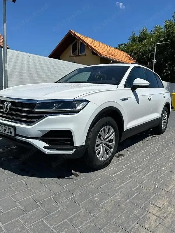 Alb Utilizat 2020 VW Touareg Style SUV | 39.500 EUR (Puțin scump) - Imagine 1/4