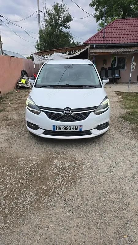 Second-hand Opel Zafira 120 CP (88 kW) 2018 Alb Monovolum
