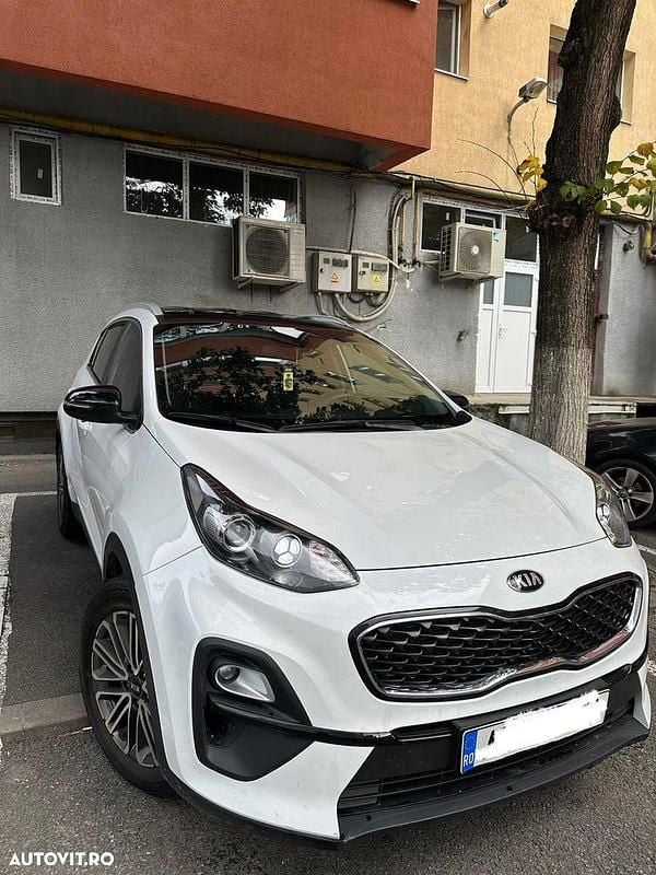 Culoarealb Utilizat 2021 Kia Sportage Style SUV | 19.900 EUR (Preț OK) - Imagine 1/4