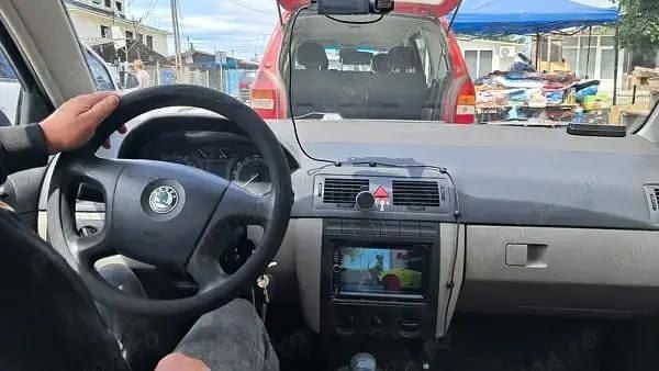 Verde Utilizat 2006 Skoda Fabia Berlinǎ | 1.800 EUR (Super Preț) - Imagine 1/4
