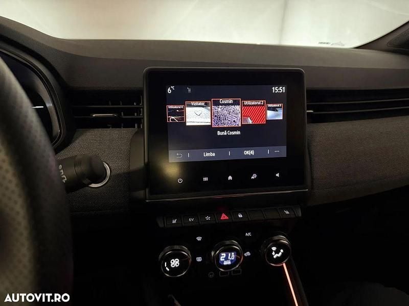 Second-hand Renault Clio V Techno 143 CP (105 kW) 2024 Culoareportocaliu Hatchback