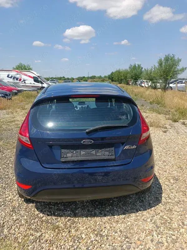 Second-hand Ford Fiesta 80 CP (58 kW) 2006 Albastru Hatchback