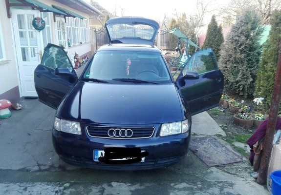 Second-hand Audi A3 101 CP (74 kW) 1999 Albastru Hatchback