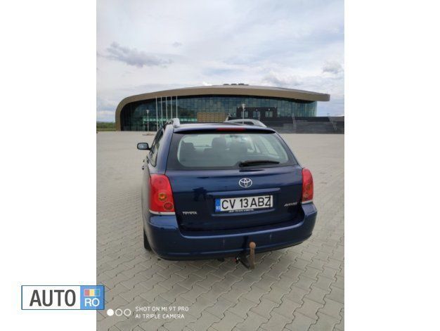 Second-hand Toyota Avensis T2 130 CP (95 kW) 2004 Albastru marin Break
