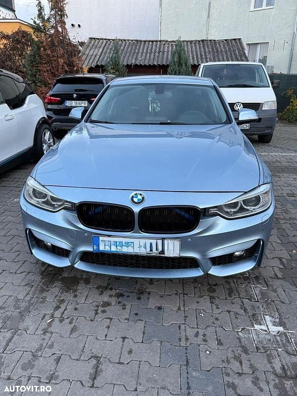Culoareargint Utilizat 2012 BMW 320 Cabriolet Sport Line Cabrio | 10.800 EUR - Imagine 1/4
