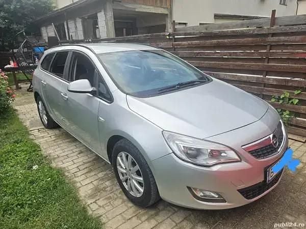Gri Utilizat 2011 Opel Astra Sport Hatchback | 3.700 EUR (Preț OK) - Imagine 1/4