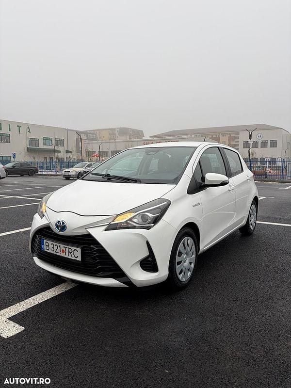 Culoarealb Utilizat 2018 Toyota Yaris Hybrid Terra | 8.700 EUR (Preț bun) - Imagine 1/4