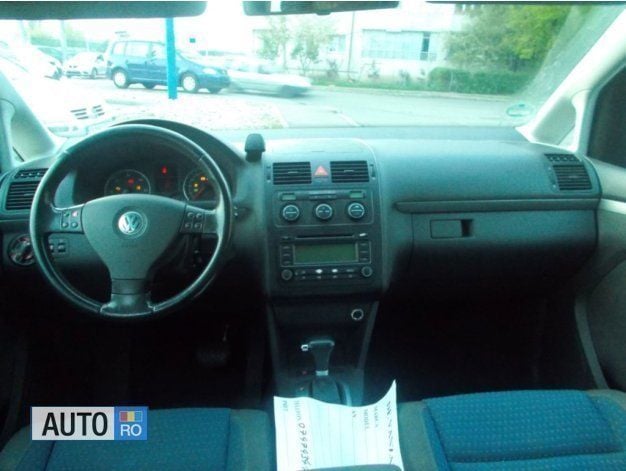 Second-hand VW Touran 140 CP (102 kW) 2006 Albastru Monovolum