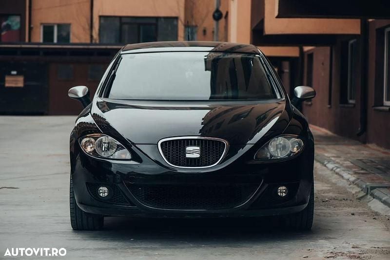 Culoarenegru Utilizat 2009 Seat Leon Hatchback | 3.500 EUR (Preț OK) - Imagine 1/4