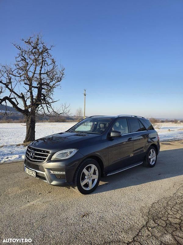 Culoaregri Second-hand 2013 Mercedes ML250 SUV | 16.980 EUR (Preț OK) - Imagine 1/4