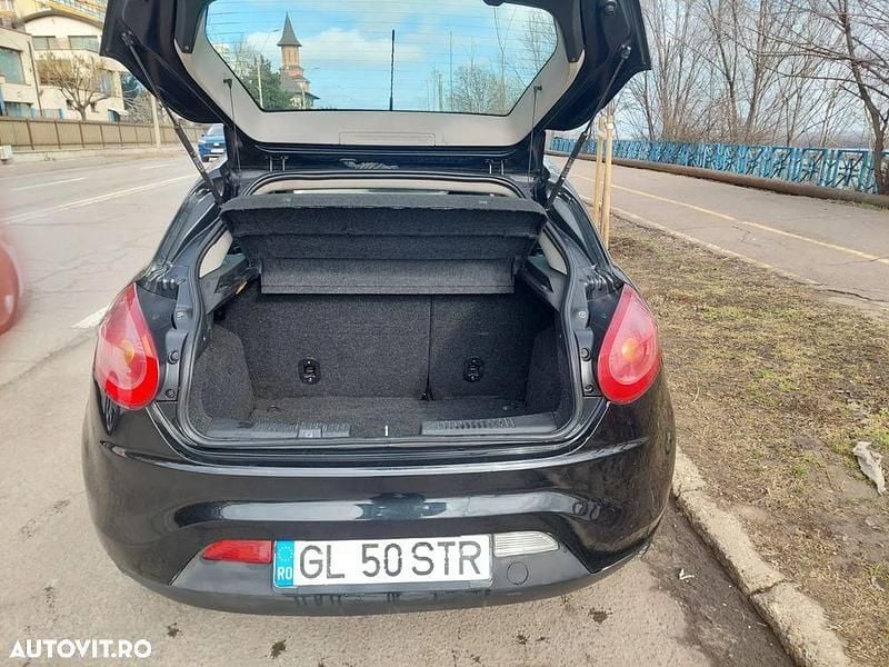 Second-hand Fiat Bravo Dynamic 120 CP (88 kW) 2008 Culoarenegru Hatchback
