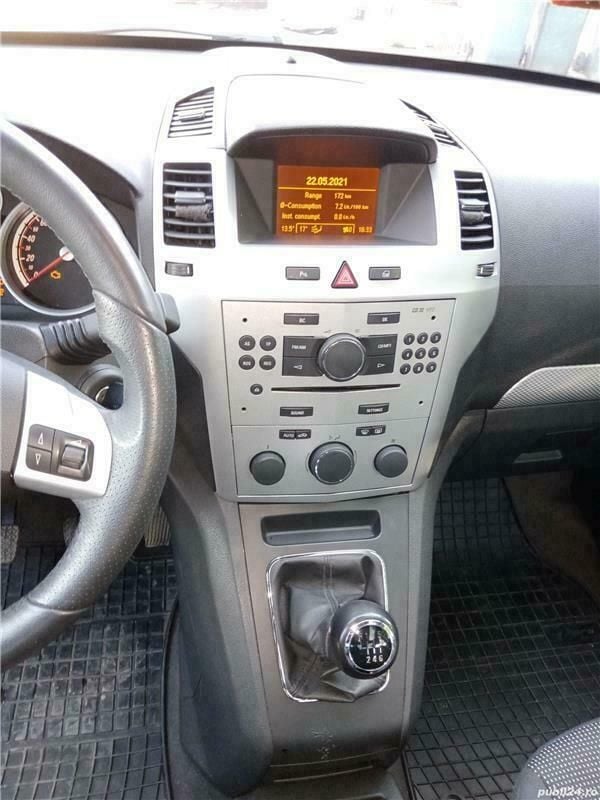 Gri Utilizat 2011 Opel Zafira Monovolum | 5.000 EUR (Puțin scump) - Imagine 1/4