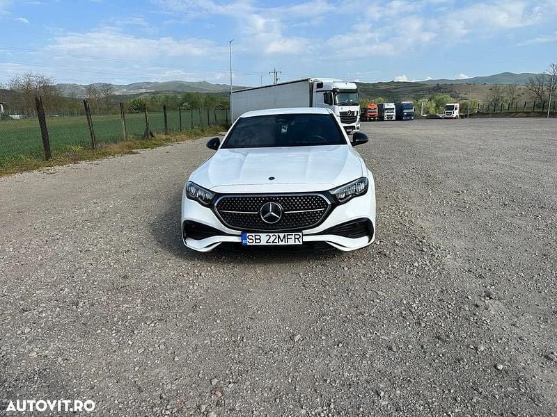 Second-hand Mercedes E200 AMG line 204 CP (150 kW) 2023 Culoarealb Berlinǎ