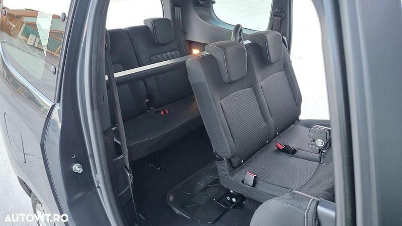 Second-hand Dacia Lodgy 110 CP (80 kW) 2017 Culoaregri Monovolum