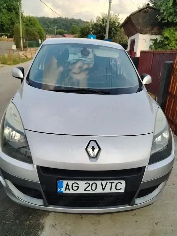 Utilizat 2011 Renault Scénic III Monovolum | 2.800 EUR (Preț bun) - Imagine 1/3