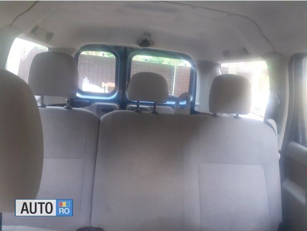 Second-hand Dacia Logan 75 CP (55 kW) 2007 Albastru marin Berlinǎ