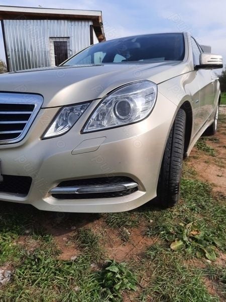 Second-hand Mercedes 220 180 CP (132 kW) 2011 Berlinǎ