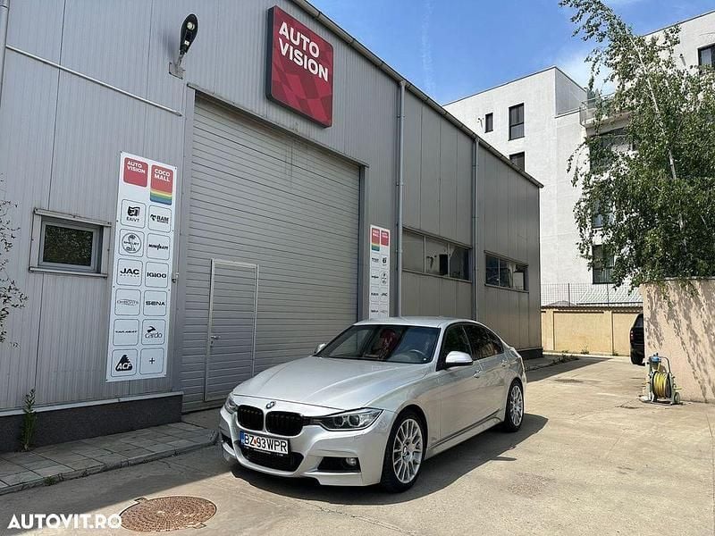 Culoareargint Utilizat 2013 BMW 318 Berlinǎ | 9.000 EUR (Preț OK) - Imagine 1/4