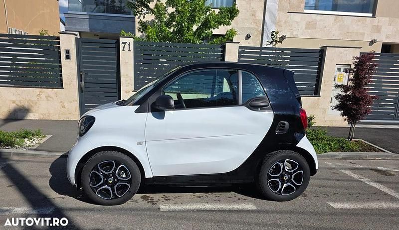 Second-hand Smart ForTwo Electric Drive Passion 60 kW (82 CP) 2019 Culoarealb