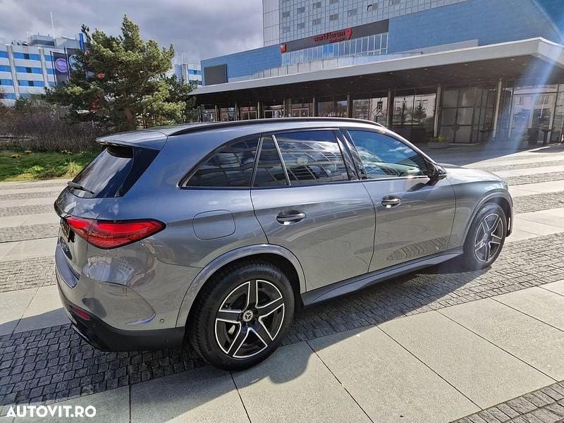 Gri Utilizat 2023 Mercedes GLC200 AMG line SUV | 49.990 EUR (Super Preț) - Imagine 1/4