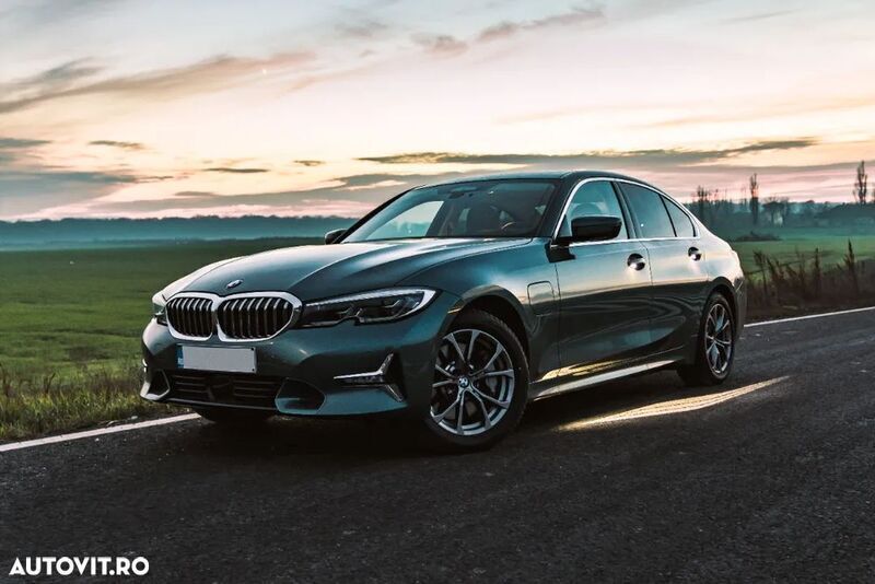 Second-hand BMW 330e 184 CP (135 kW) 2021 Verde Berlinǎ