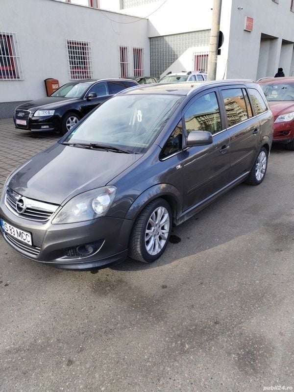 Utilizat 2010 Opel Zafira Monovolum | 2.550 EUR - Imagine 1/4