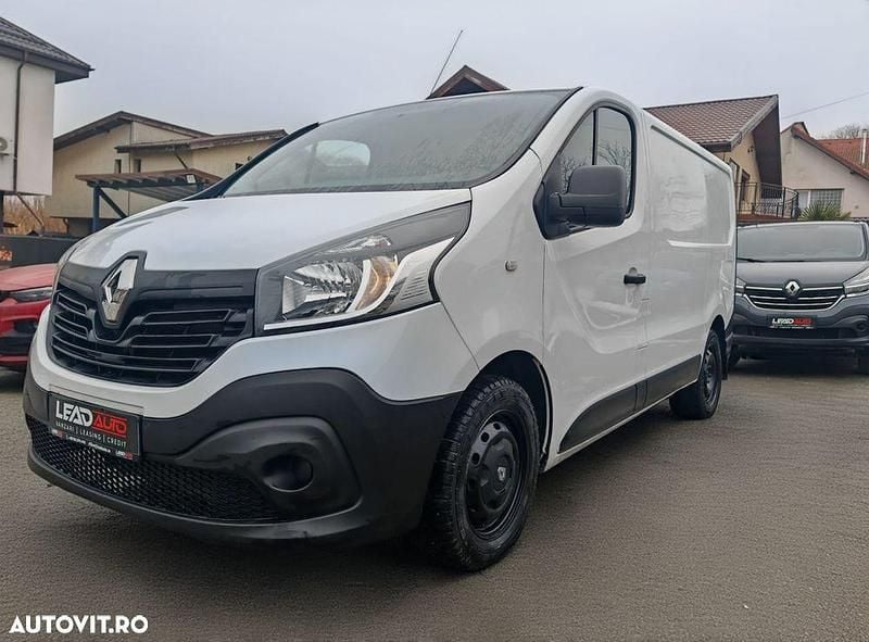 Second-hand Renault Trafic Expression 95 CP (69 kW) 2018 Culoarealb Monovolum