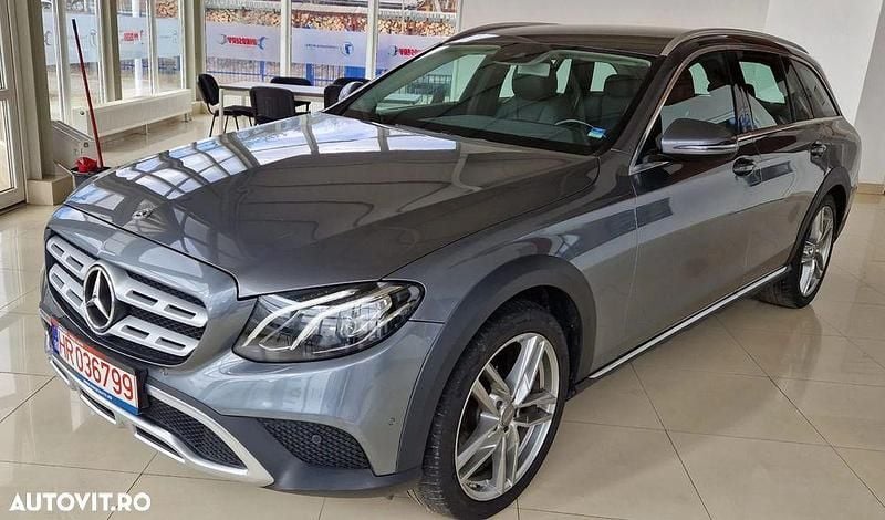 Culoaregri Utilizat 2017 Mercedes E220 Avantgarde Break | 19.040 EUR (Preț bun) - Imagine 1/4