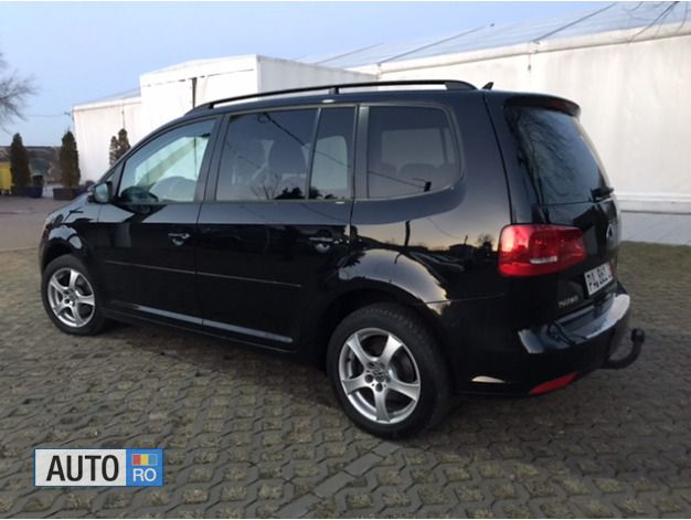 Second-hand VW Touran 105 CP (77 kW) 2011 Negru Monovolum