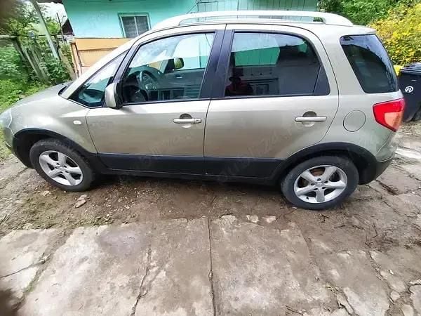 Utilizat 2008 Fiat Sedici SUV | 3.950 EUR - Imagine 1/4