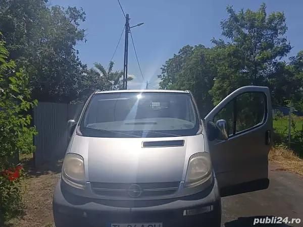 Argintiu Utilizat 2005 Opel Vivaro Van | 4.000 EUR - Imagine 1/4