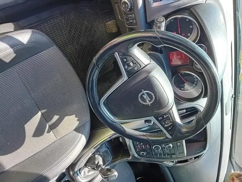 Second-hand Opel Astra 70 CP (51 kW) 2011