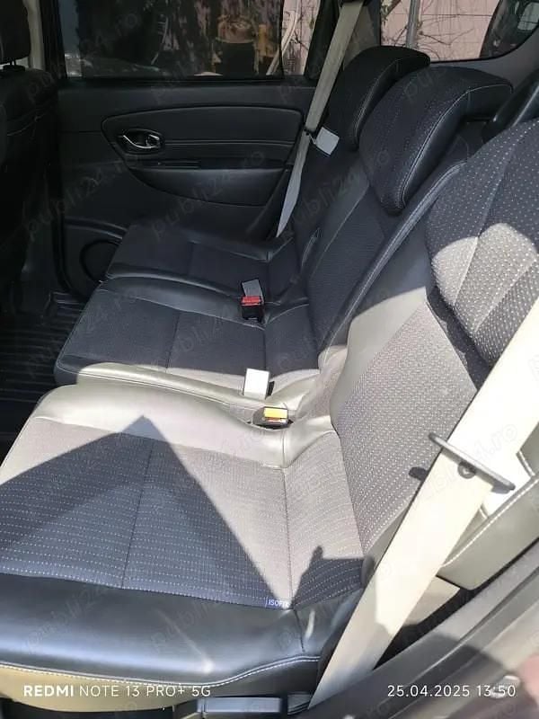 Utilizat 2012 Renault Grand Scénic III Bose Edition Monovolum | 6.300 EUR (Scump) - Imagine 1/4
