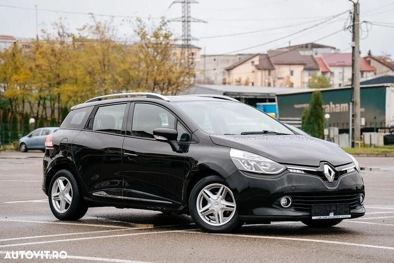 Culoarenegru Utilizat 2015 Renault Clio GrandTour Life Break | 5.990 EUR (Preț OK) - Imagine 1/4