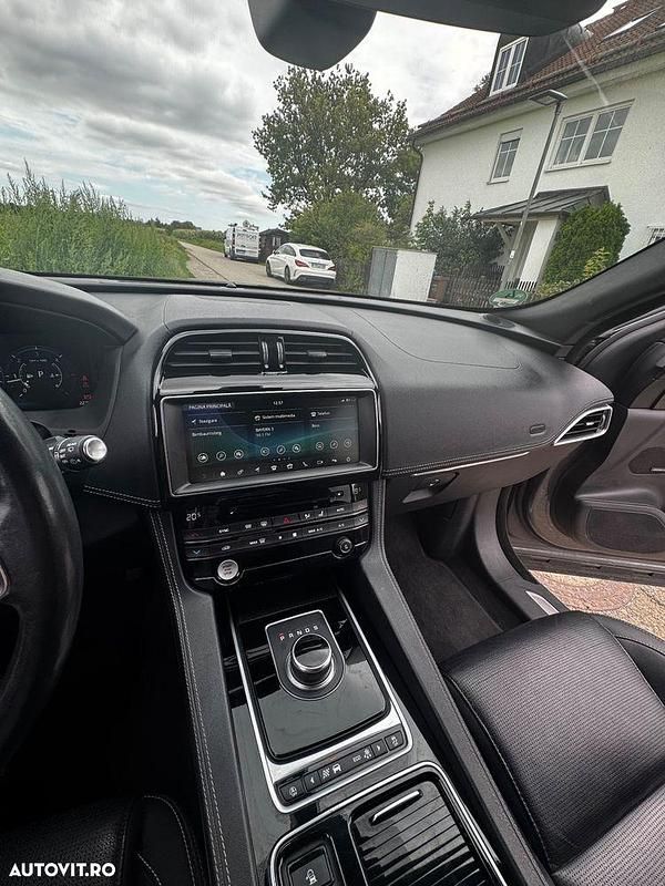 Culoaregri Utilizat 2018 Jaguar F-Pace R-Sport SUV | 20.500 EUR (Preț OK) - Imagine 1/4