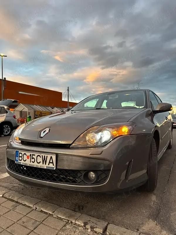 Utilizat 2010 Renault Laguna III Hatchback | 2.950 EUR (Preț OK) - Imagine 1/4