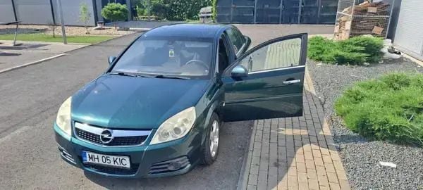 Verde Utilizat 2007 Opel Vectra Berlinǎ | 1.000 EUR (Super Preț) - Imagine 1/4