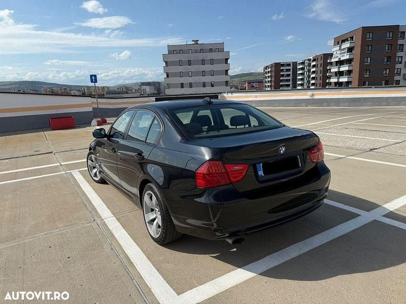 Negru Utilizat 2009 BMW 318 Berlinǎ | 4.900 EUR (Preț OK) - Imagine 1/4