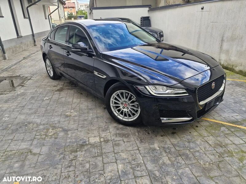 Negru Utilizat 2020 Jaguar XF Prestige Berlinǎ | 19.999 EUR (Scump) - Imagine 1/4