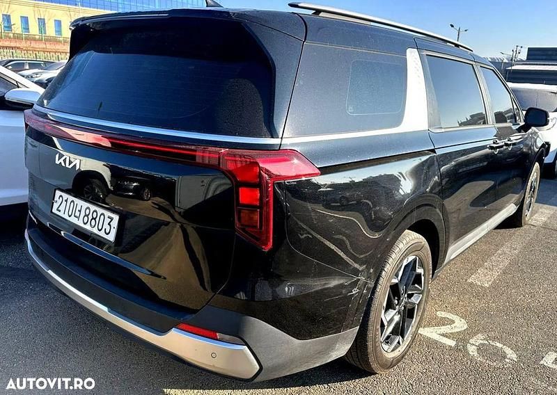 Second-hand Kia Carnival 204 CP (150 kW) 2024 Culoarenegru Monovolum