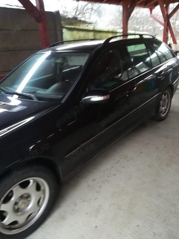Negru Utilizat 2007 Mercedes C220 Break | 5.500 EUR (Puțin scump) - Imagine 1/4