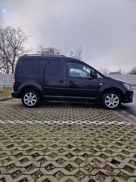 Negru Utilizat 2011 VW Caddy Monovolum | 6.800 EUR (Scump) - Imagine 1/4