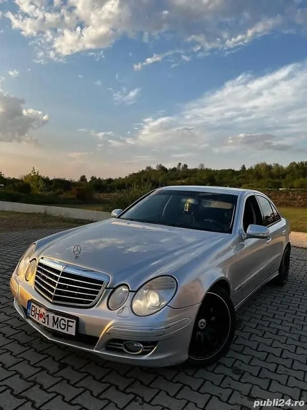 Argintiu Utilizat 2007 Mercedes E220 SE Berlinǎ | 5.200 EUR - Imagine 1/4