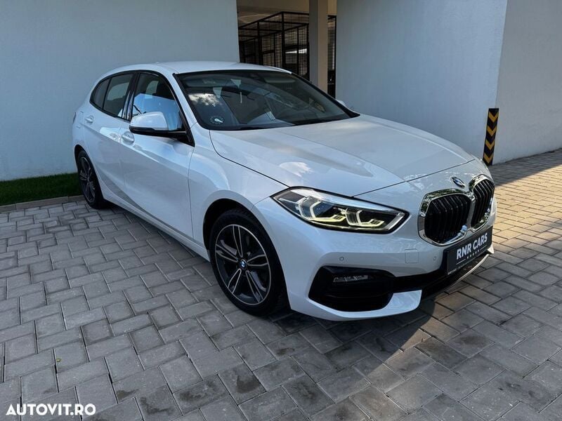 Alb Utilizat 2020 BMW 118 Sport Line Hatchback | 19.499 EUR (Preț bun) - Imagine 1/4