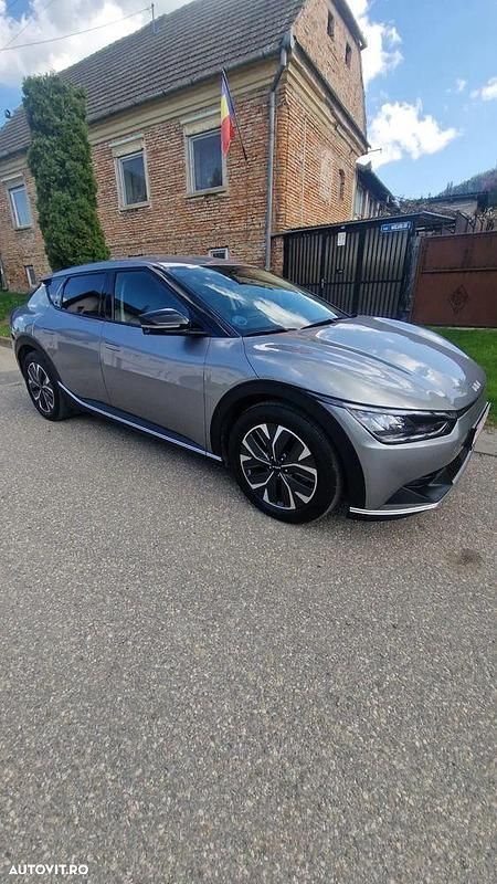 Gri Utilizat 2022 Kia EV6 SUV | 32.750 EUR - Imagine 1/4